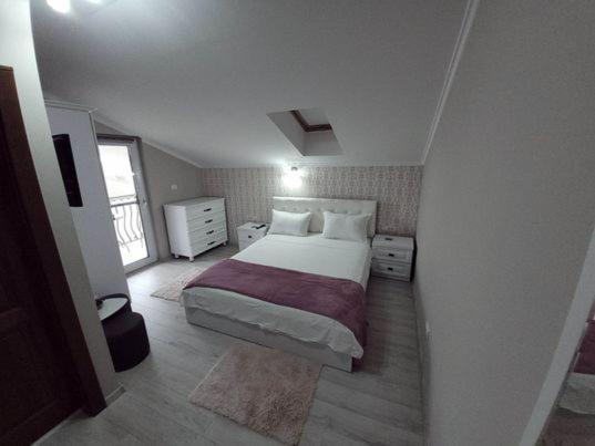 Bed and Breakfast Casa Leahu Бэйле-Уну-Май Экстерьер фото
